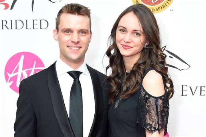 1525834 Who is Kali Woodruff Carr, Jesse Spencer's Wife?