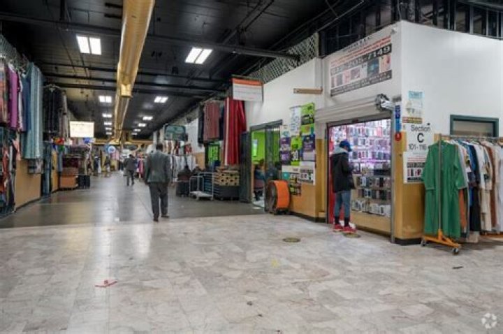 Discovering the Vibrancy of 24 Somali Mall: A Cultural Hub
