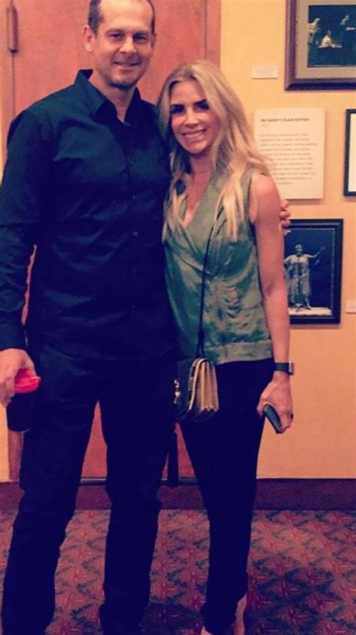 Aaron Boone’s Wife Laura Cover: A Deep Dive into Their Life