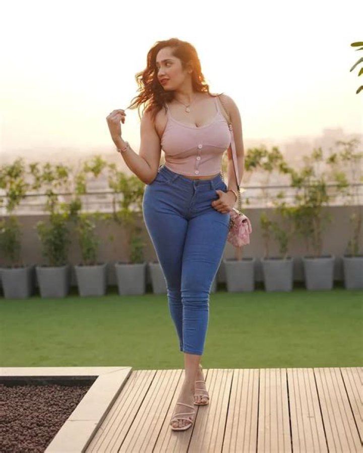 Aditi Mistry Malfunction: A Comprehensive Guide to Understanding the Controversy