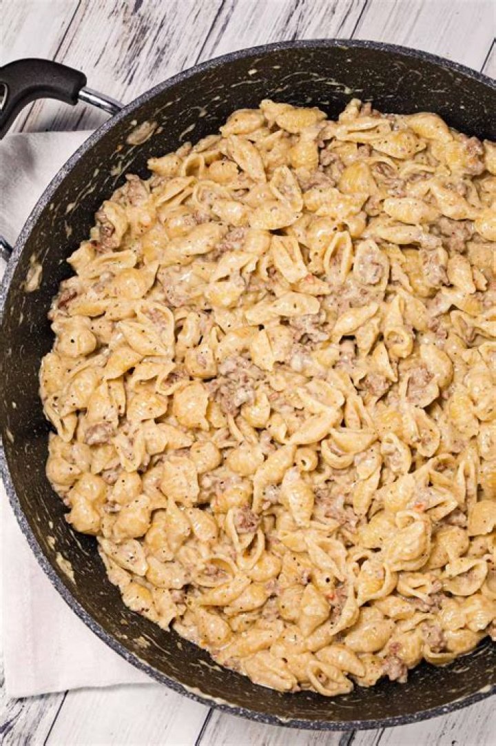 Delicious Alfredo Sauce and Hamburger Meat: A Perfect Culinary Combination