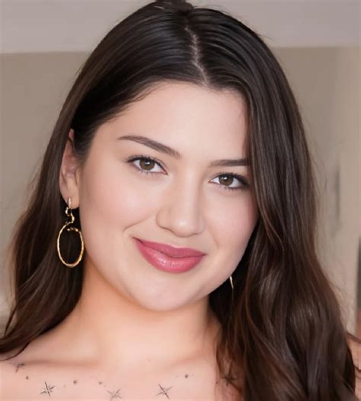 Alyx Sta: Unveiling the Rise of a Digital Star