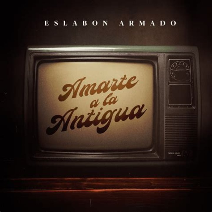 Unveiling the Magic of "Amarte a la Antigua - Eslabon Armado Lyrics English"