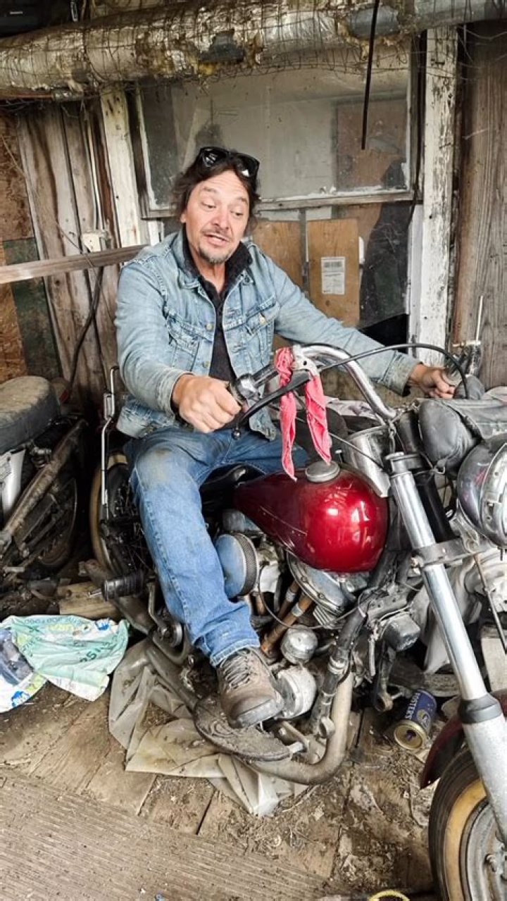 Exploring the Life of Jersey Jon Leg: A Star from American Pickers