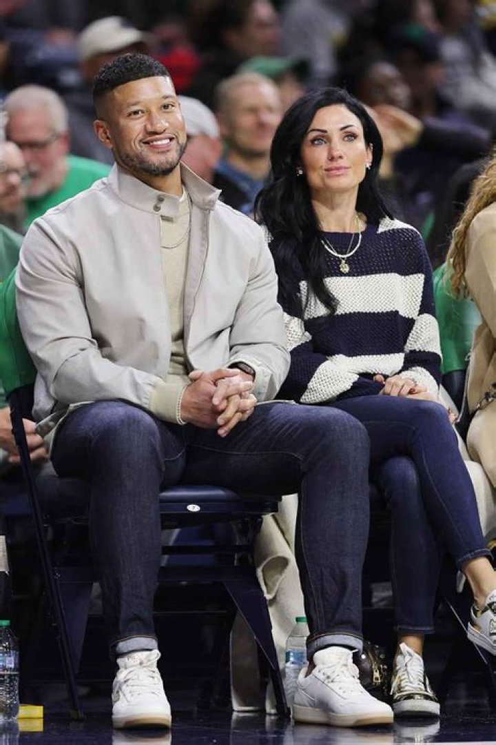 Antonio Freeman's Wife: A Deep Dive into Their Relationship