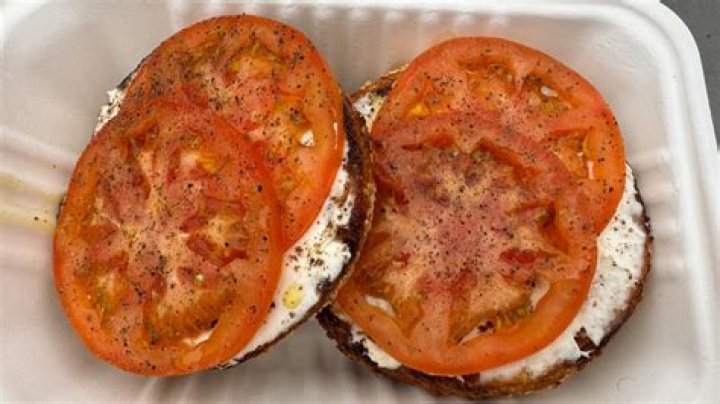 A Journey Through Apollo Bagels NYC: A Culinary Delight