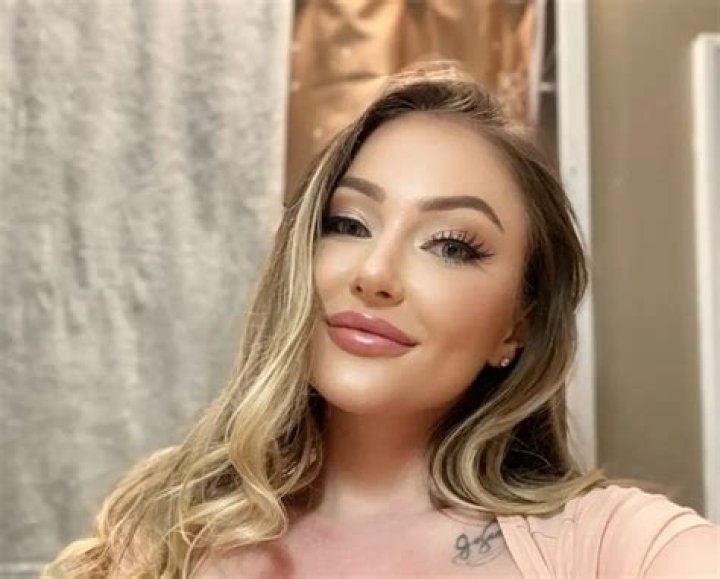 Aria Six: The Rising Star in the Music Industry