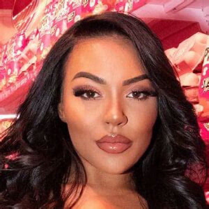 A Deep Dive into Ash Holme Age: Biography and Insights