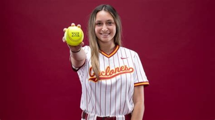 Ava Mullen: The Rising Star of the Entertainment Industry