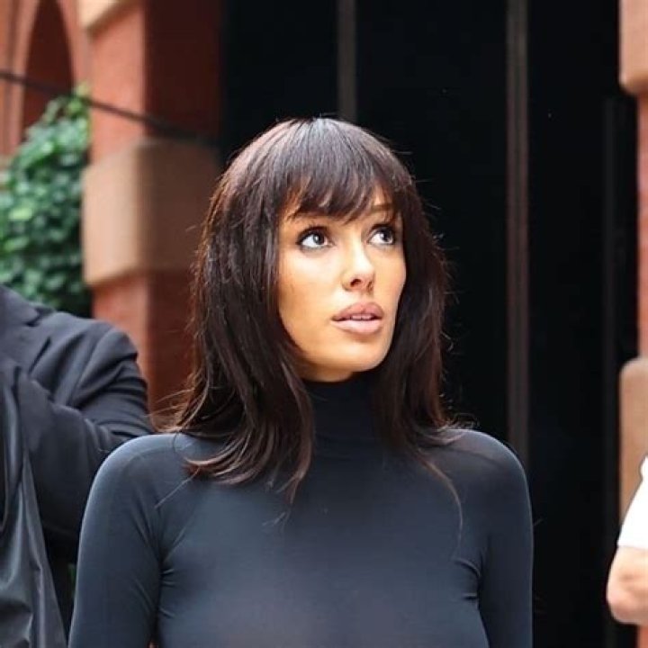 Bianca Censori Bikini: Unveiling the Rising Star and Fashion Icon