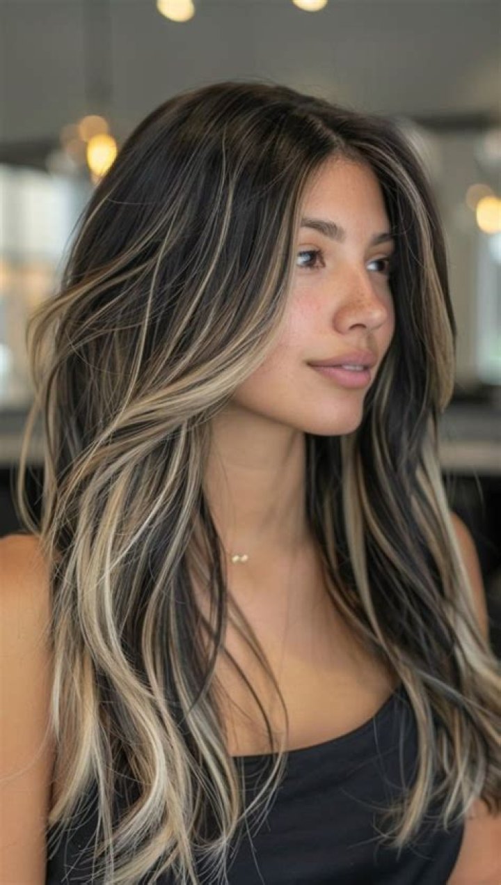 Transform Your Look: The Ultimate Guide to Black Hair with Blonde Highlights