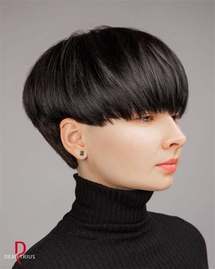 Bowl Haircut: The Timeless Trend Making a Comeback