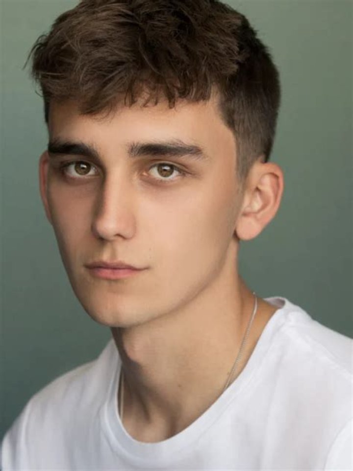 Cameron Chapman: The Rising Star in the Digital Age