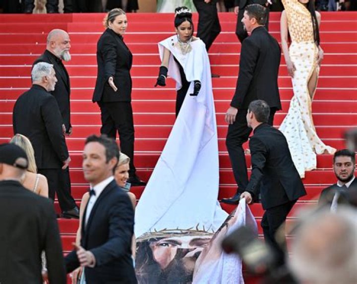 Cannes Security Guard Response: Ensuring Safety and Security at the Prestigious Film Festival