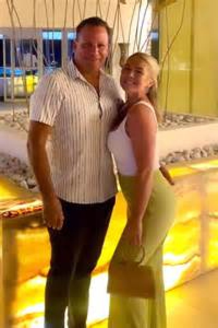 Caroline Leavitt's Husband: A Deep Dive into Their Relationship and Life Together
