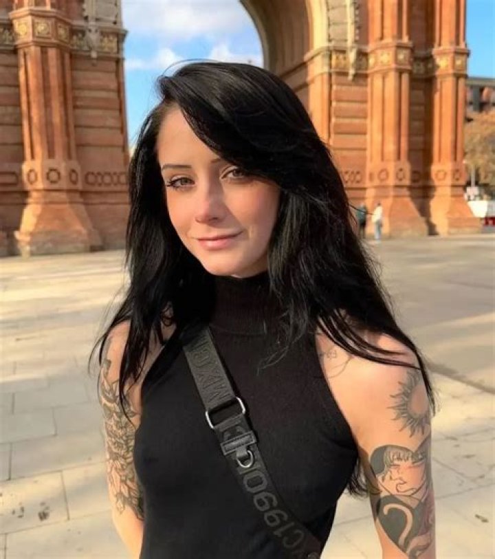 Catarina's Secret: Unveiling the Mysteries Behind a Rising Star