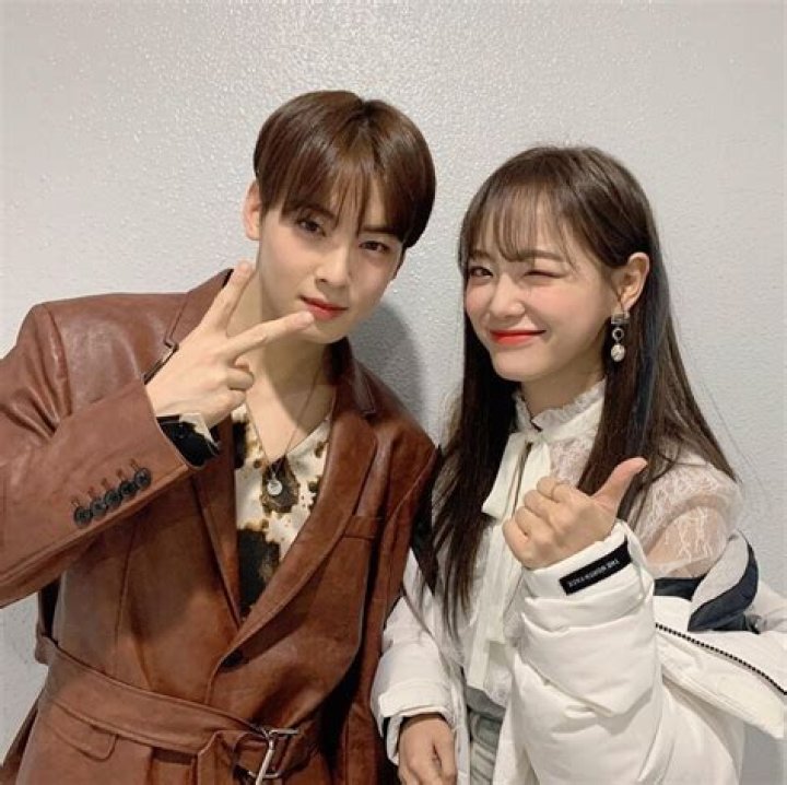 Cha Eun Woo and Kim Se Jeong: The Rising Stars of K-Pop and K-Drama