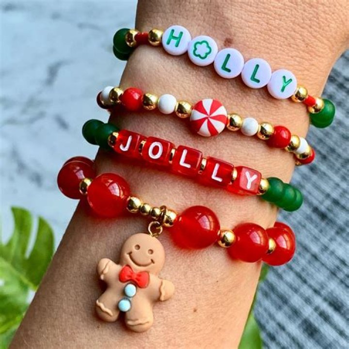 Christmas Bracelet Ideas: Creative and Festive Designs for the Holiday Season