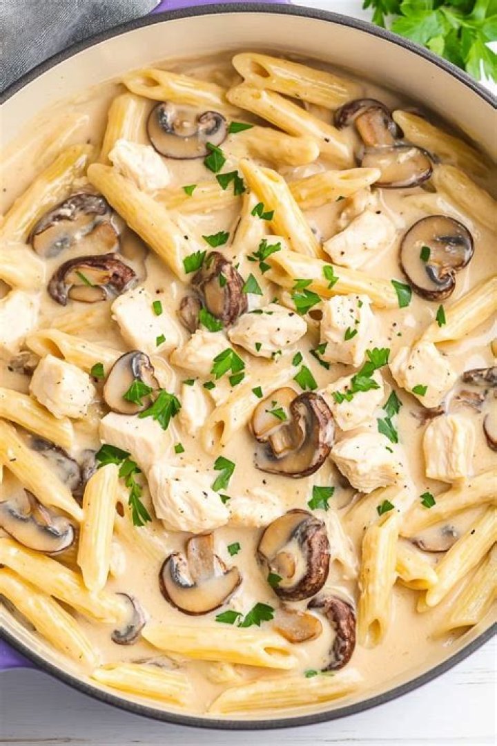 Creamy Chicken and Mushroom Pasta: A Delicious Comfort Food Recipe