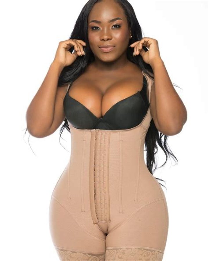 Curvy Fajas: The Ultimate Guide to Shapewear for Every Body Type