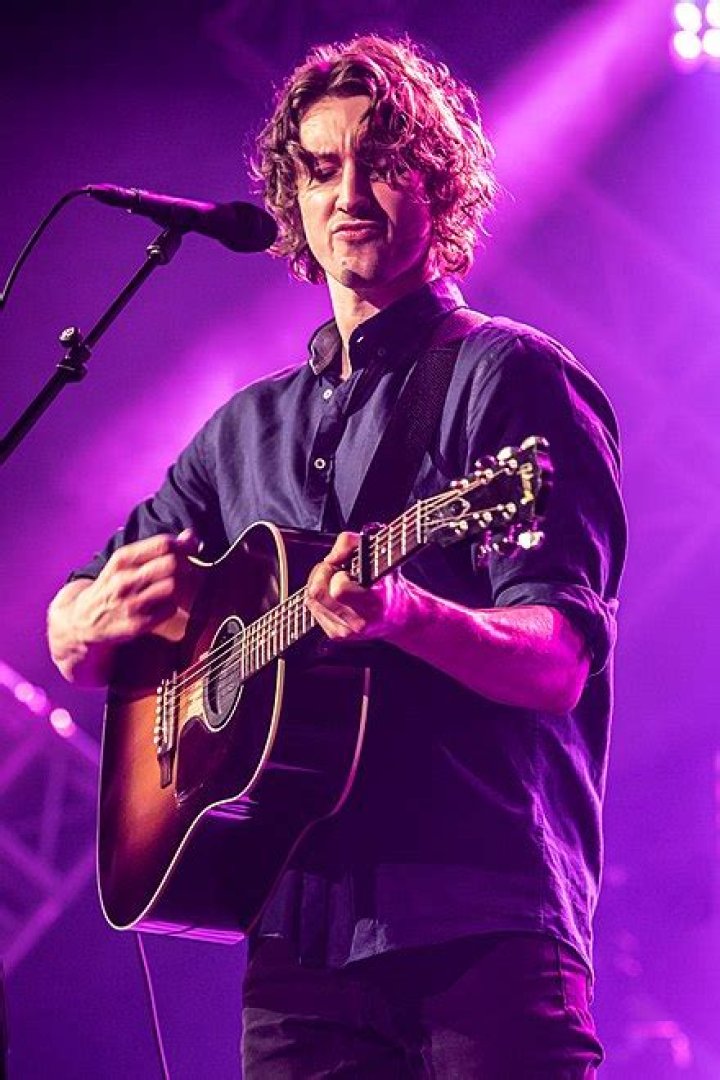 Dean Lewis Wiki: The Journey of a Rising Australian Music Star