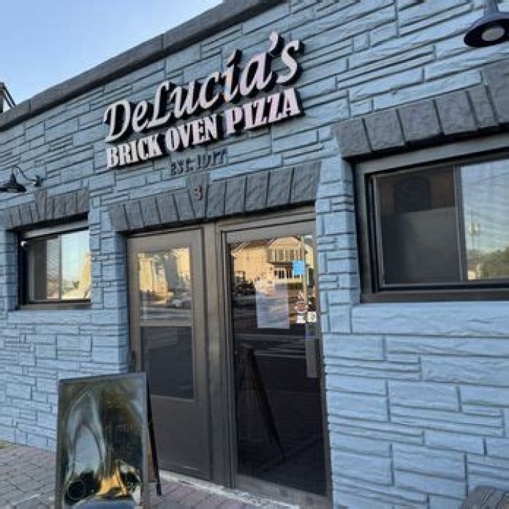 Delucia's Brick Oven Pizza: A Culinary Journey into Authentic Italian Flavors