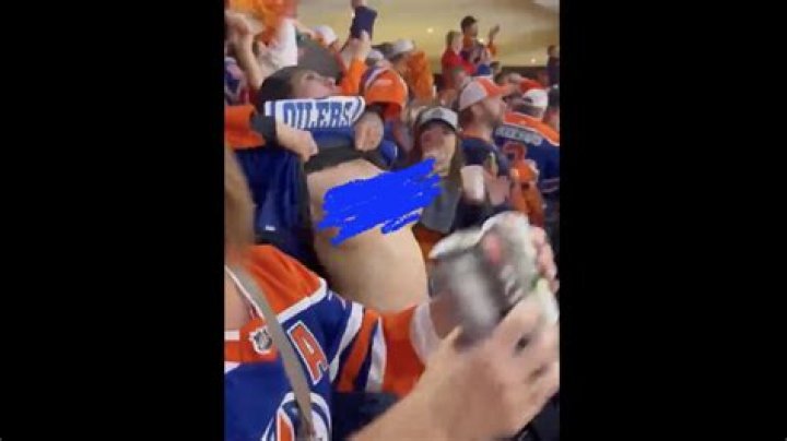 Edmonton Oilers Fan Flashes Twitter: A Deep Dive into the Viral Moment
