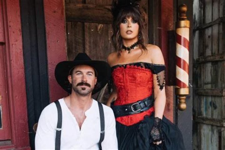 Ella Langley & Riley Green Relationship: A Deep Dive into Their Love Story