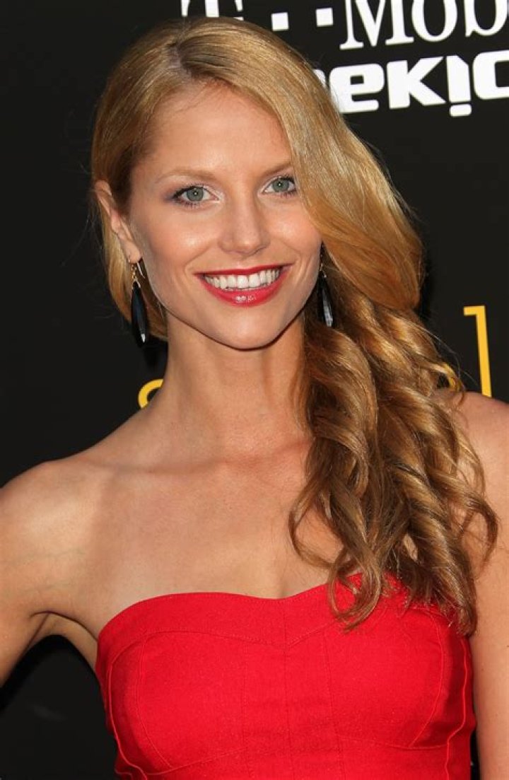 Ellen Hollman: A Deep Dive into the Life and Career of the Rising Star