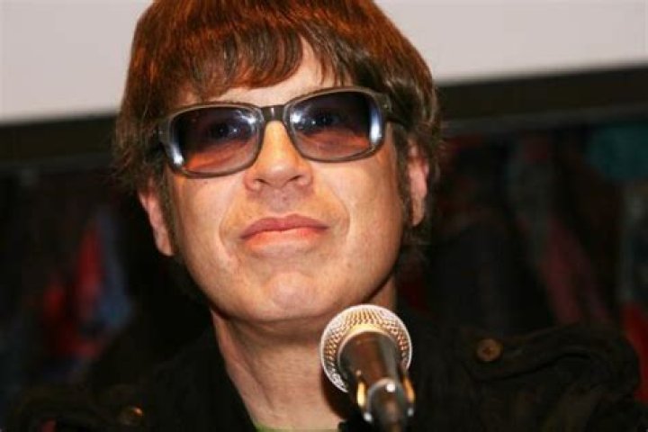 Elliot Easton: The Wealth Behind the Rock Legend