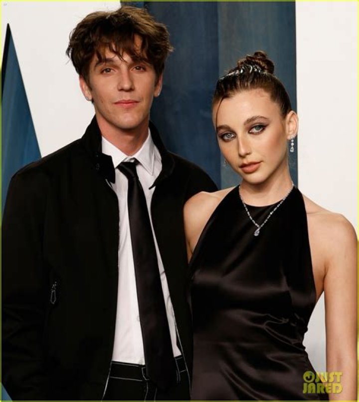 Emma Chamberlain: A Role Model for the Modern Age