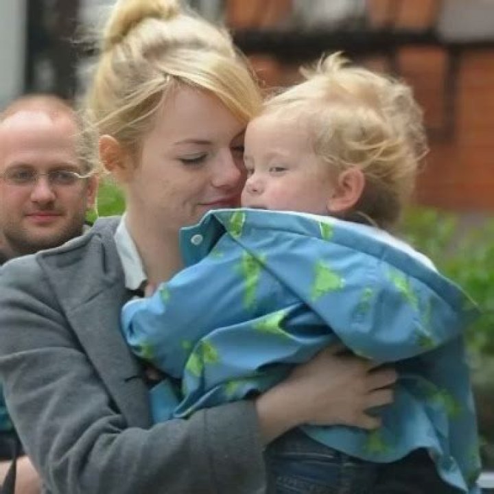 Emma Stone's Daughter: A Glimpse into Her Life and Family