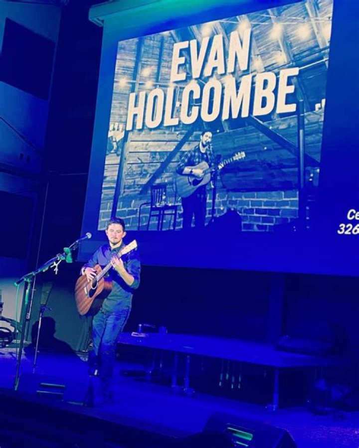 Evan Holcombe: The Rising Star of Contemporary Art