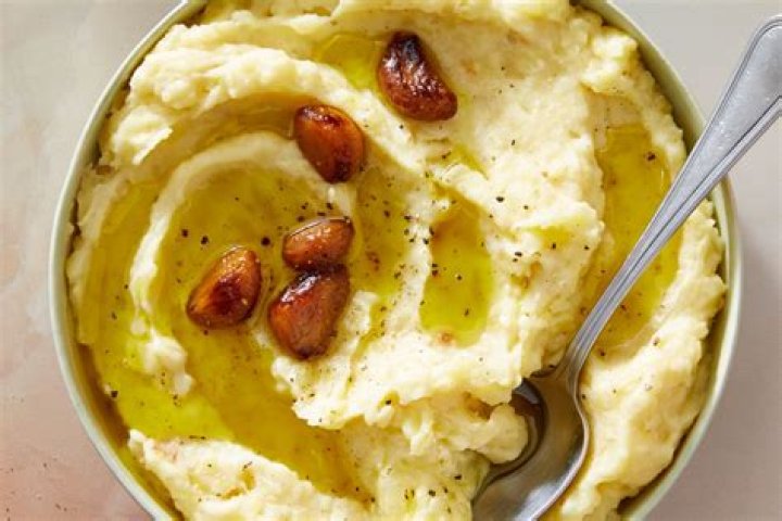 Delicious Garlic Confit Mashed Potatoes: A Creamy Delight for Every Occasion