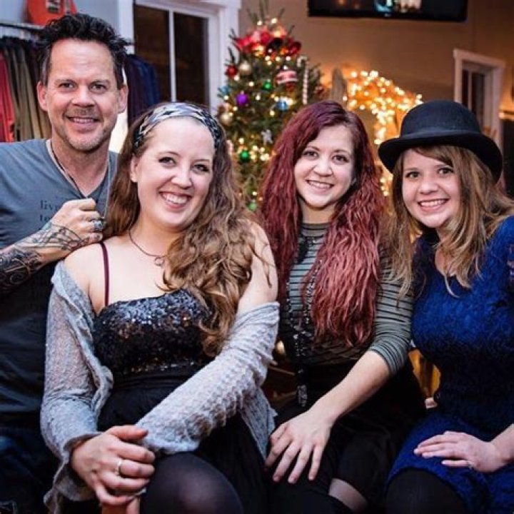 Gary Allan: A Doting Father to His Beloved Daughters