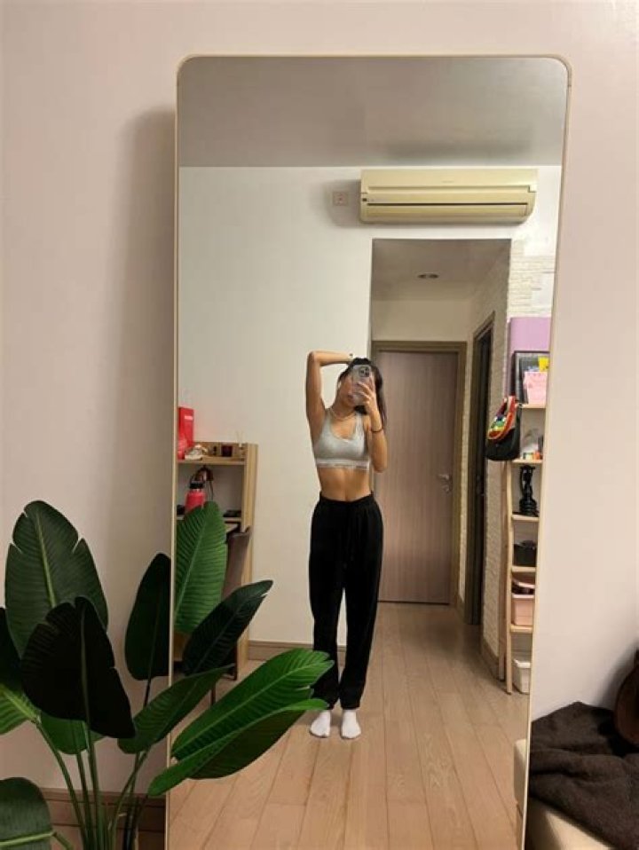 Unveiling the Art of Girl Mirror Selfies: A Comprehensive Guide