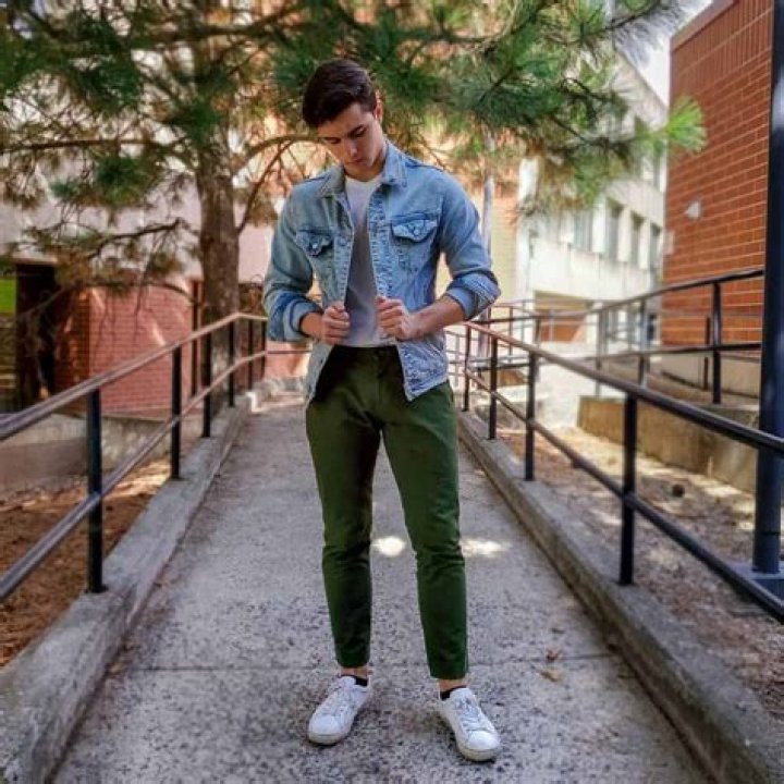 Stylish and Versatile: Exploring Green Pants Outfit Men