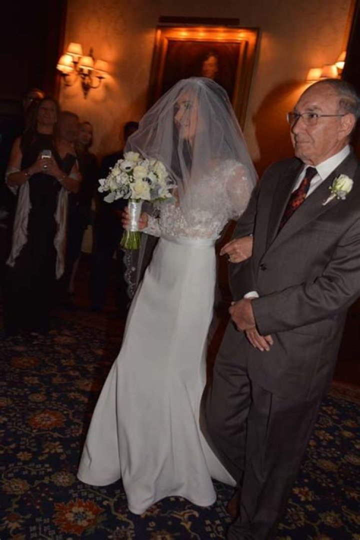 Greg Kelly Wife Age: A Comprehensive Insight