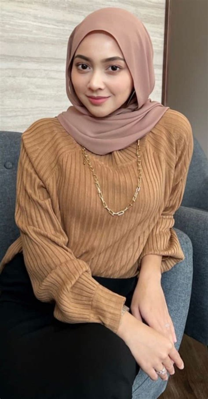 Hannah Davis: Exploring Her American Roots and Global Appeal