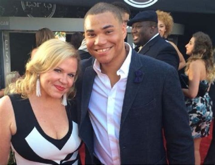 Unraveling the Life of Holly Rowe's Husband: A Journey Beyond the Spotlight