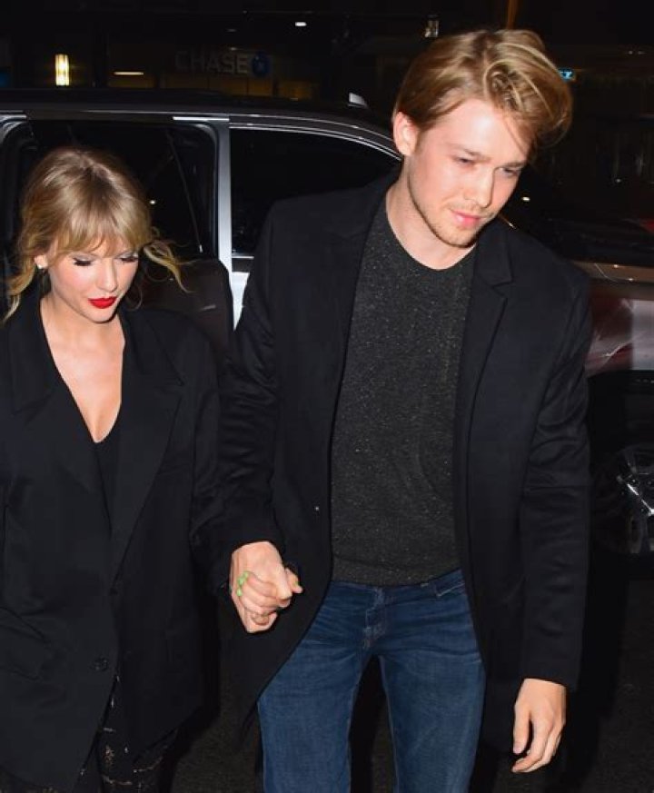 Taylor Swift's Relationship Timeline: How Old Was Taylor Swift When She Dated John Mayer?