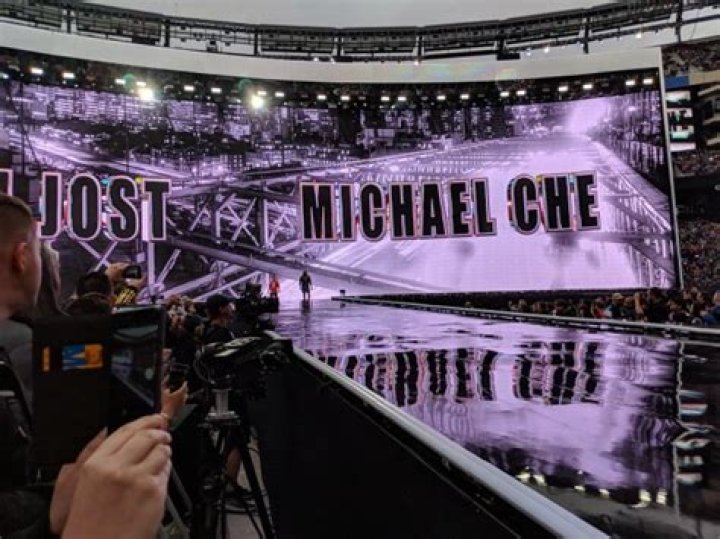 Everything You Need to Know About Michael Che's Height