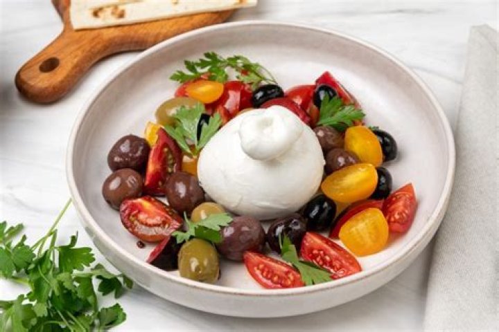 Delightful Ways to Serve Burrata: A Guide for Cheese Lovers