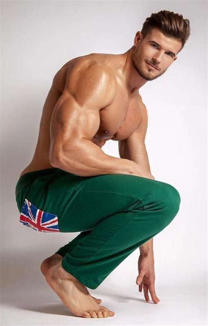 Ultimate Guide to Hunk Pictures: Capturing the Essence of Masculinity