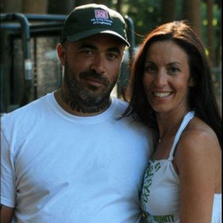 Unveiling the Marital Status of Aaron Lewis: Is He Married?