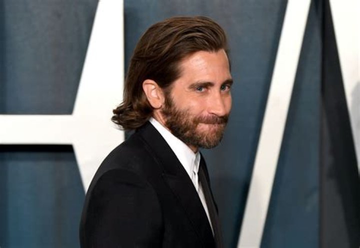 Jake Gyllenhaal with Long Hair: A Deep Dive into His Iconic Style