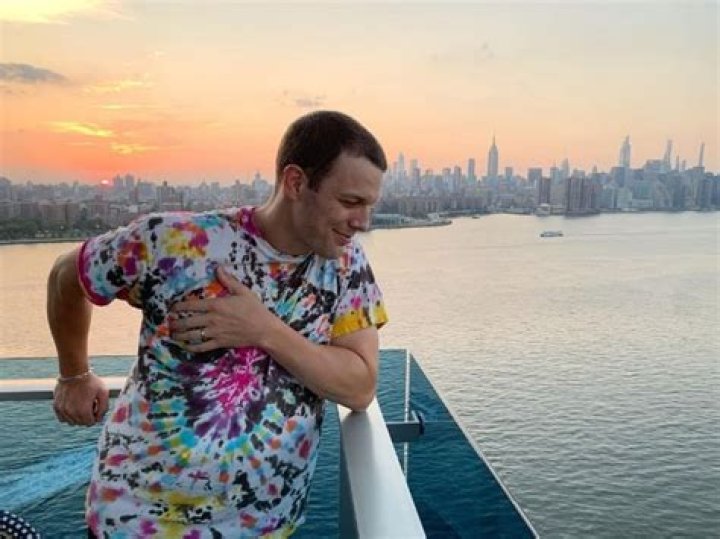 Jake Lacy Height: An In-depth Analysis of the Actor's Stature