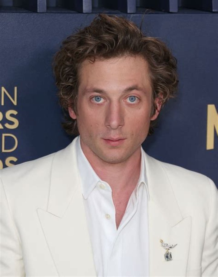 Jeremy Allen White Scar on Neck: The Untold Story Behind the Iconic Mark