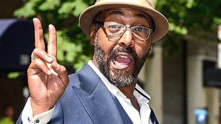 How Tall is Jesse L. Martin? Actor's Height Revealed