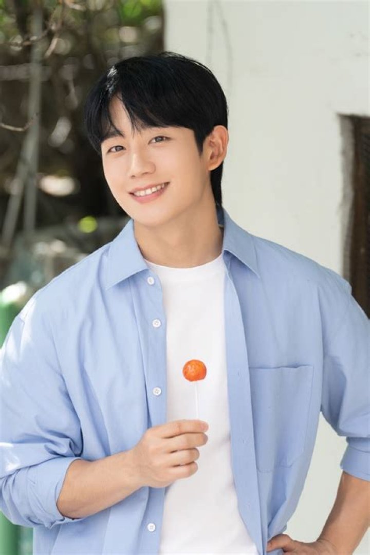 Jung Hae In: The Rising Star of K-Dramas